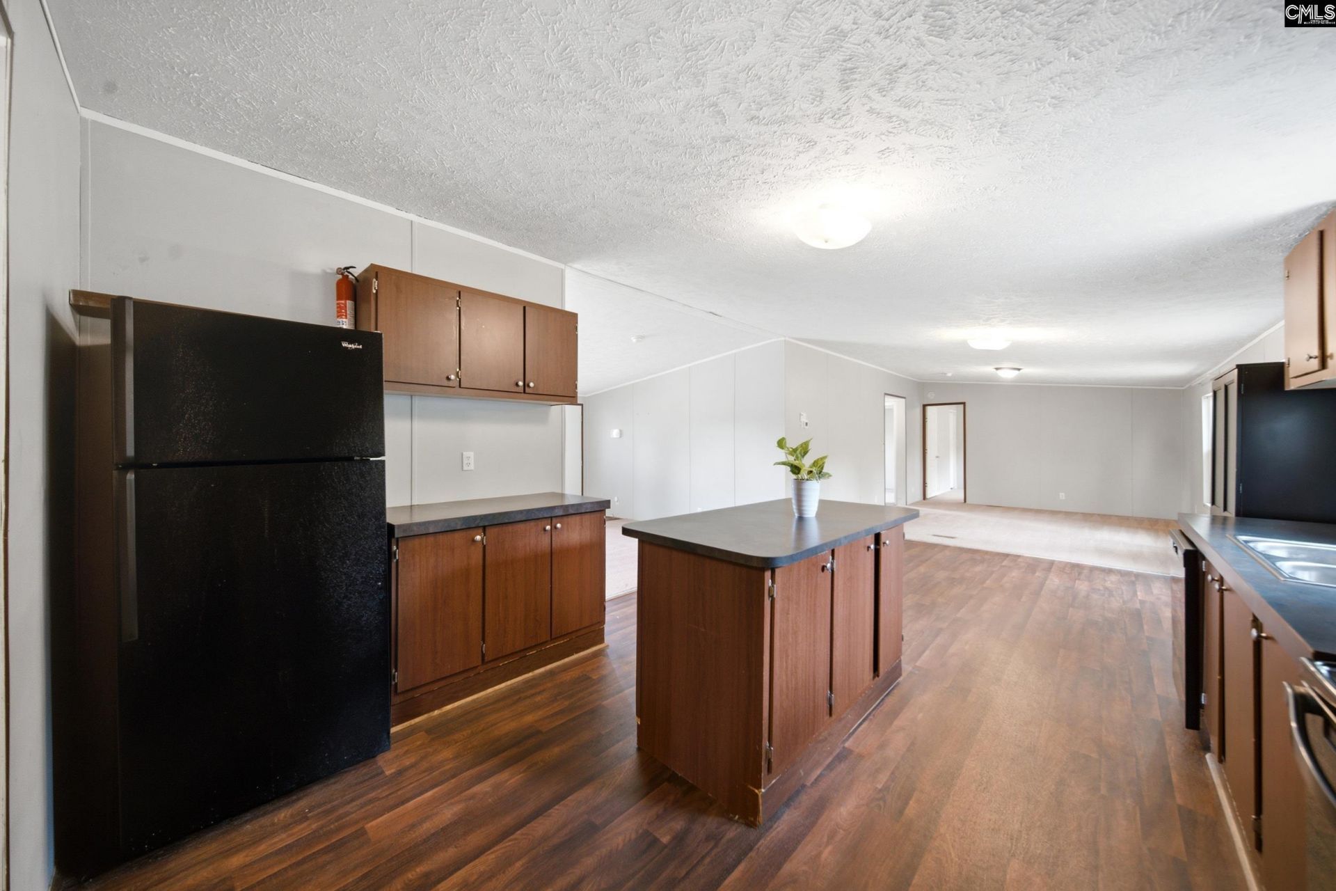 233 Peeler Road  Photo 11