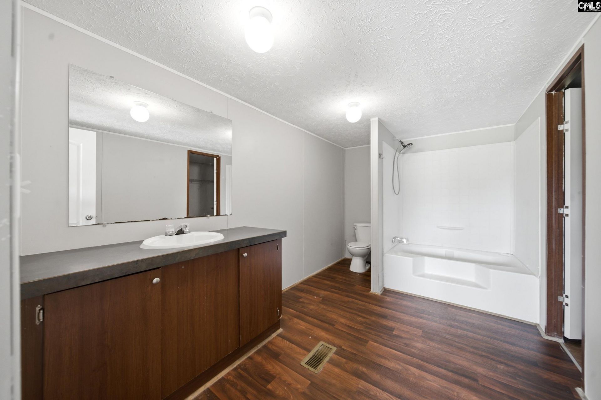 233 Peeler Road  Photo 4