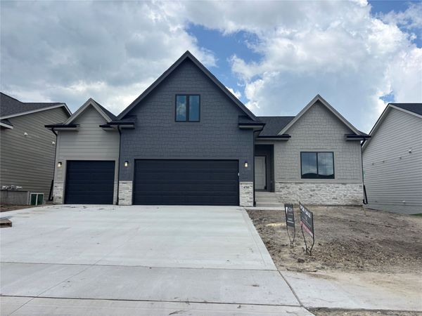 4705 177th Street, Urbandale, IA 50323