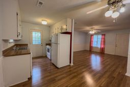 104 Stephen Court photo 4