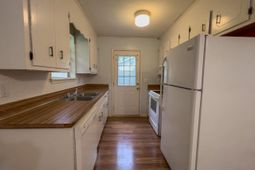 104 Stephen Court photo 4