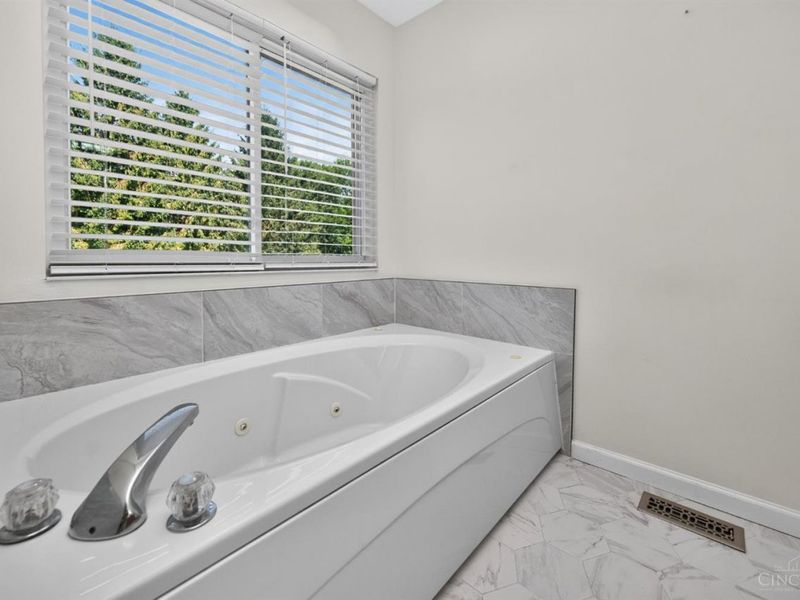 11909 Winston Circle, Forest Park, OH 45240 Photo 39