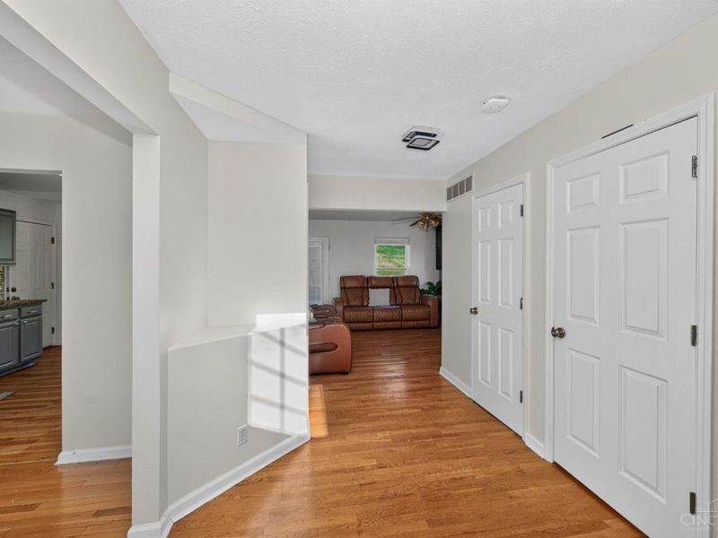 11909 Winston Circle, Forest Park, OH 45240 Photo 5