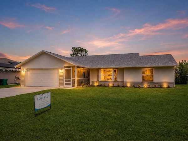 1119 SE Sabina Ln, Port St. Lucie, FL 34983
