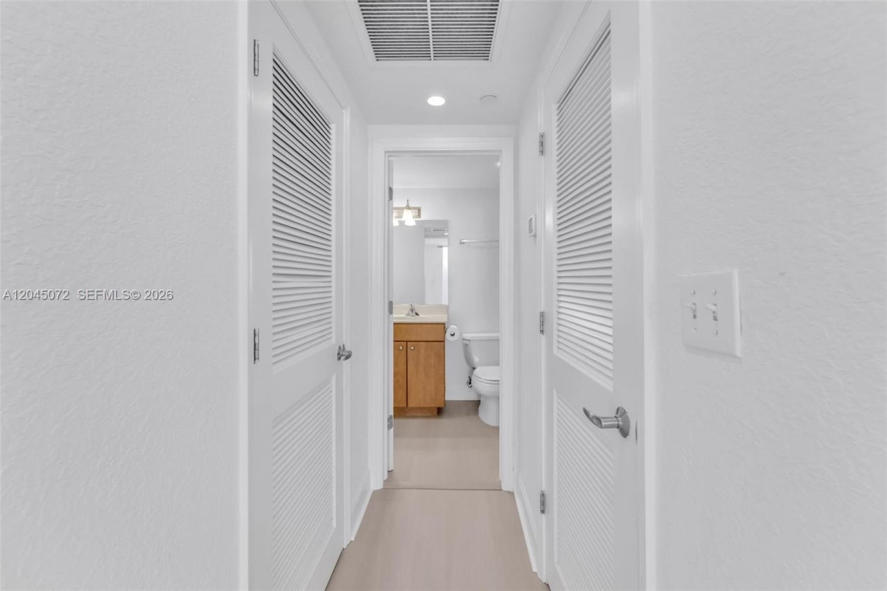 401 69th St , Unit 1201, Miami Beach, FL 33141 Photo