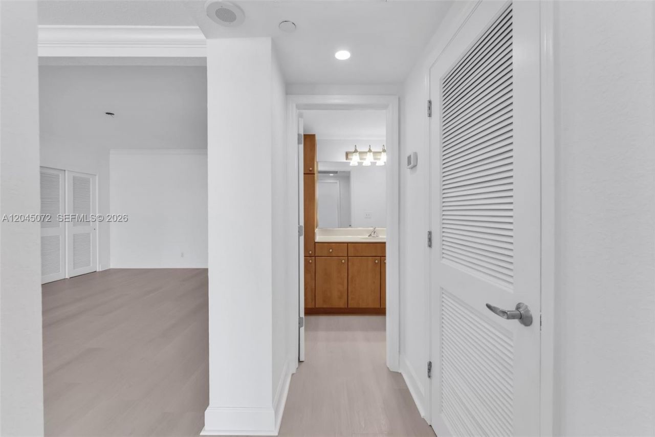 401 69th St , Unit 1201, Miami Beach, FL 33141 Photo