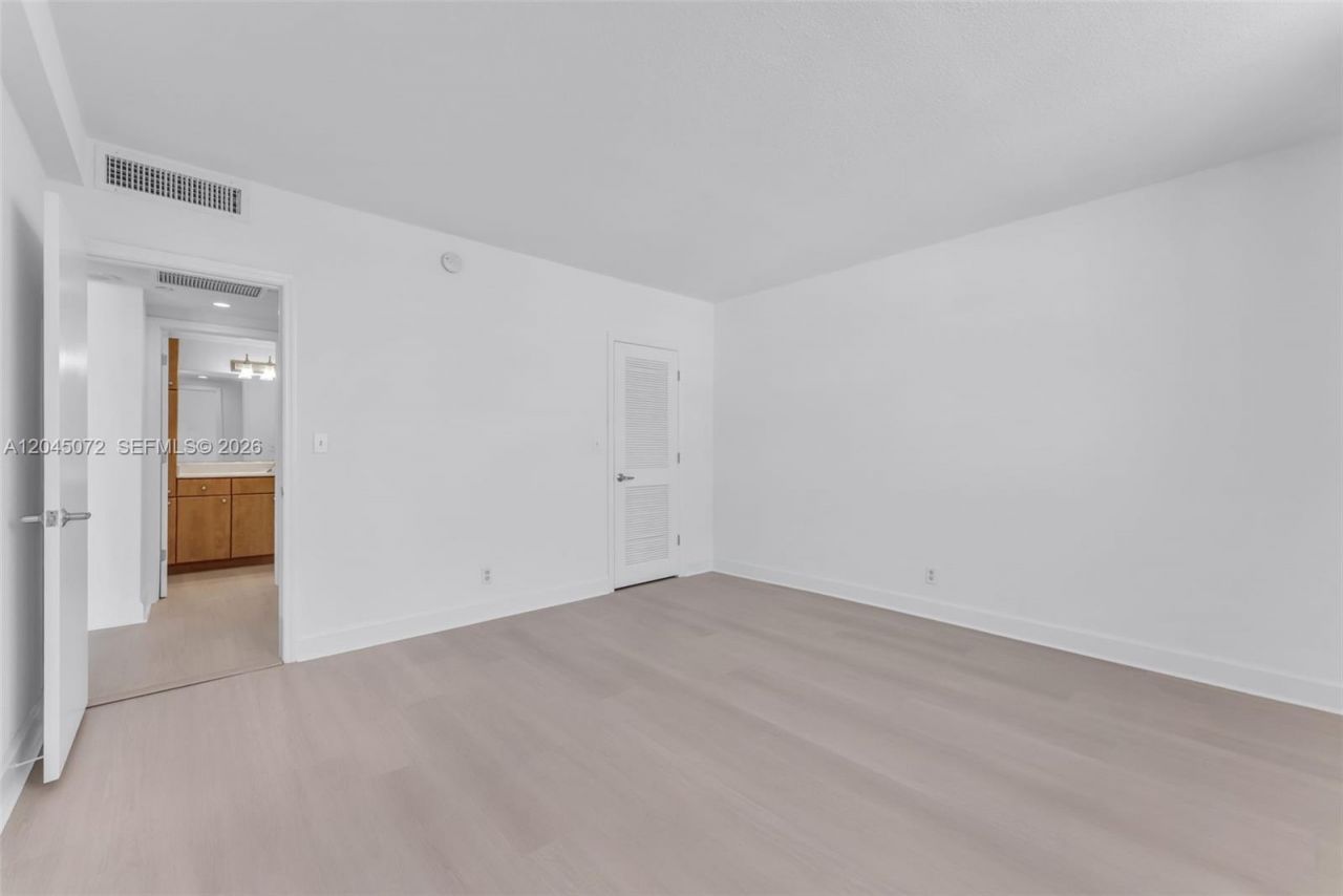 401 69th St , Unit 1201, Miami Beach, FL 33141 Photo