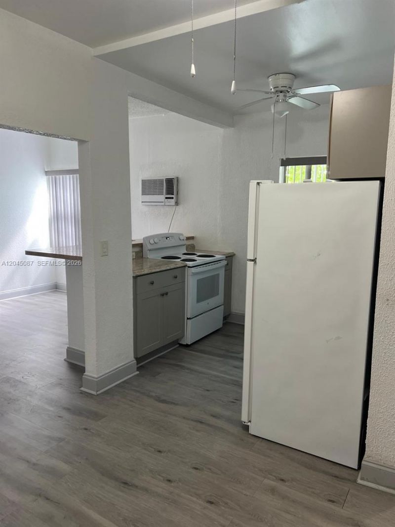 1322 SW 7th St , Unit 8, Miami, FL 33135 Photo