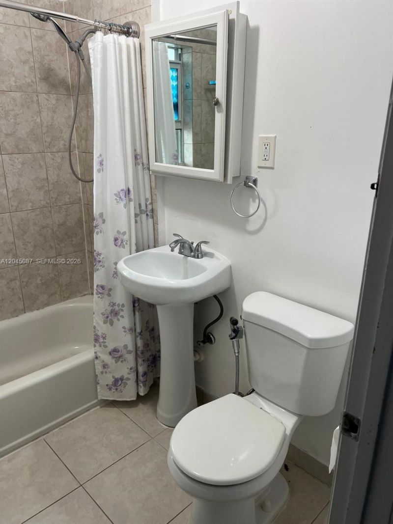 1322 SW 7th St , Unit 8, Miami, FL 33135 Photo