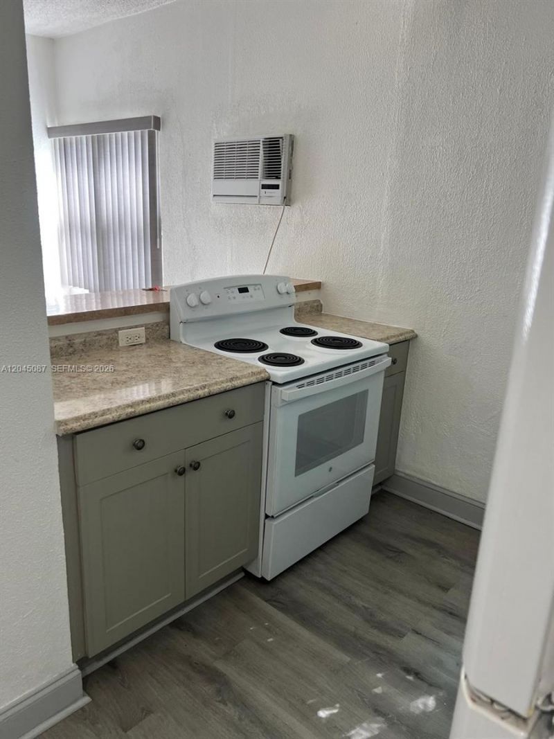 1322 SW 7th St , Unit 8, Miami, FL 33135 Photo