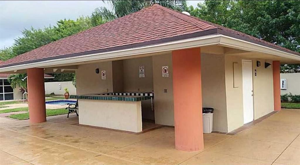 18840 NW 57th Avenue, Unit 101, Hialeah, FL 33015 Photo
