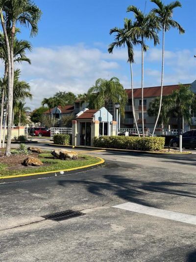 18840 NW 57th Avenue, Unit 101, Hialeah, FL 33015 Photo