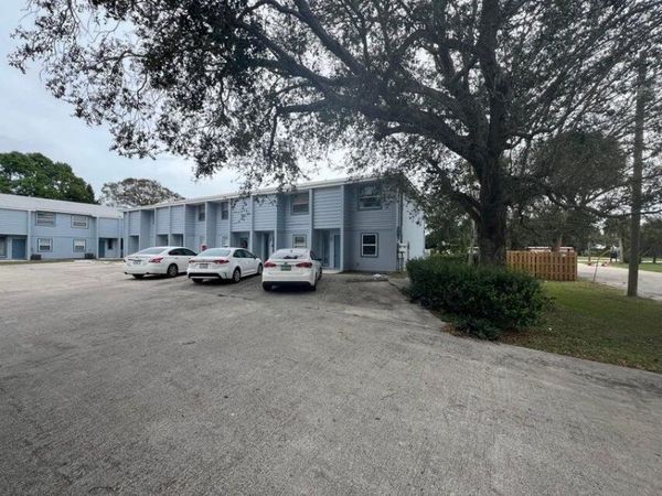 622 S 11th Street, Unit 11, Fort Pierce, FL 34950