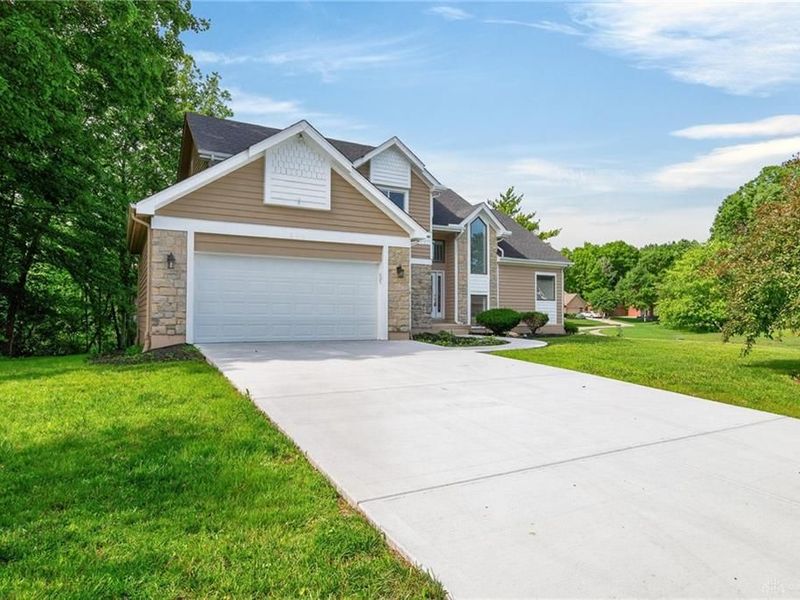 811 Wind Bluff Point, Springboro, OH 45066 Photo 2