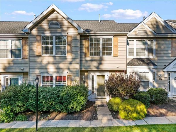 1368 Meadowbrook Dr, Canonsburg, PA 15317