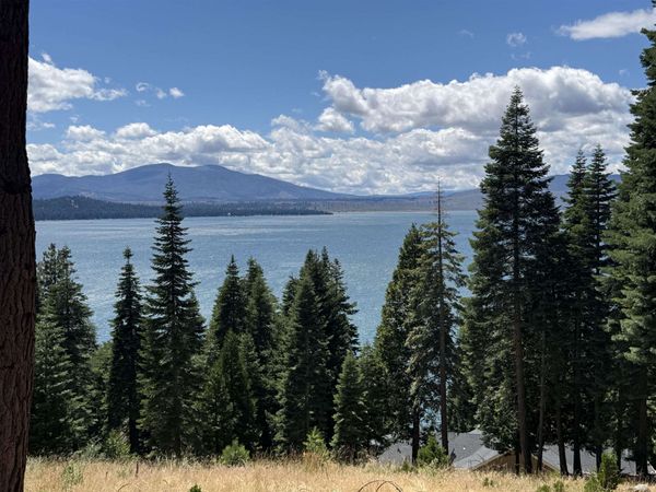 707 W Mountain Ridge Road, Lake Almanor, CA 96137