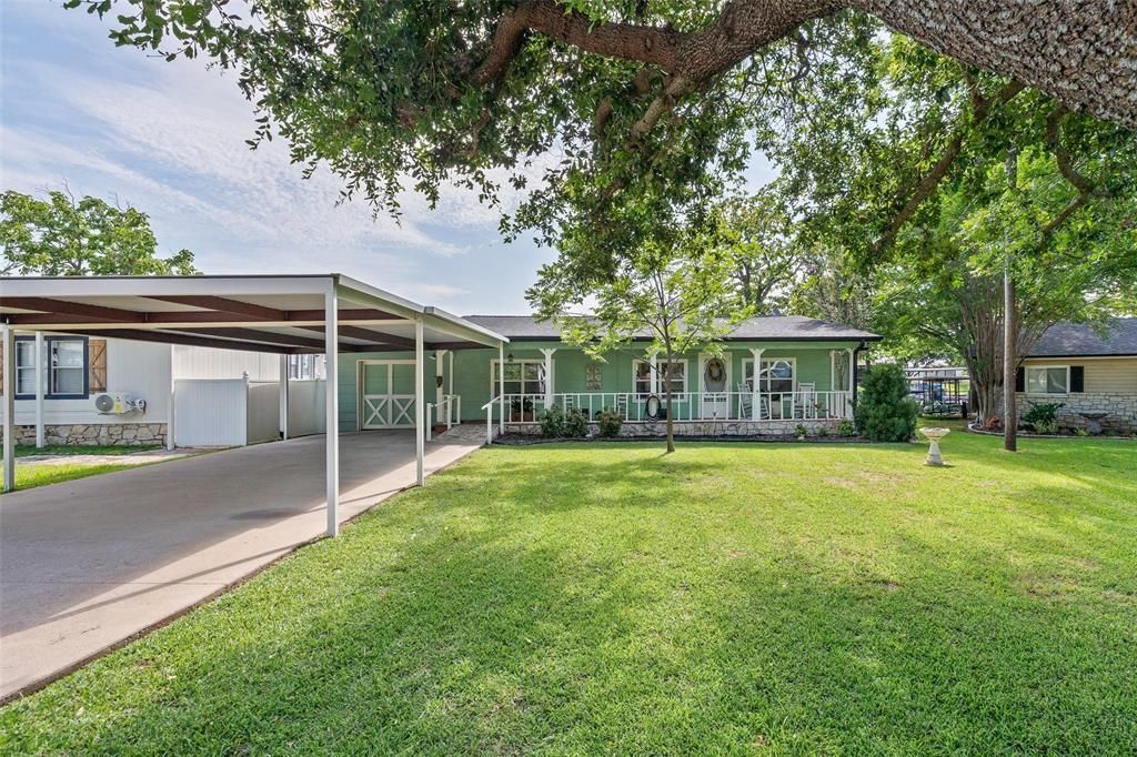 4517 Wildwood Circle, Granbury, TX 76049 Main Photo