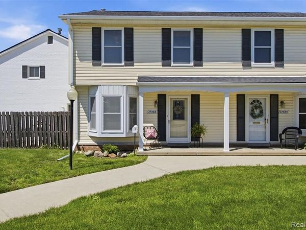 37583 CHARTER OAKS Boulevard, Clinton Twp, MI 48036