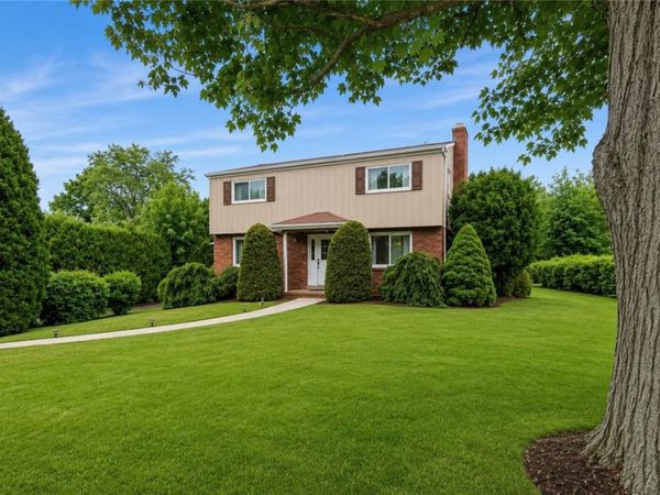 129 Dwellington Drive, Valencia, PA 16059