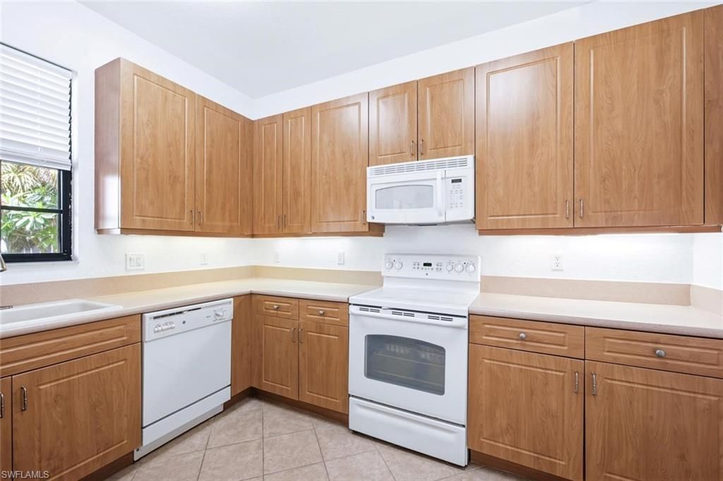 7631 Bristol Cir, Naples, FL 34120 Photo