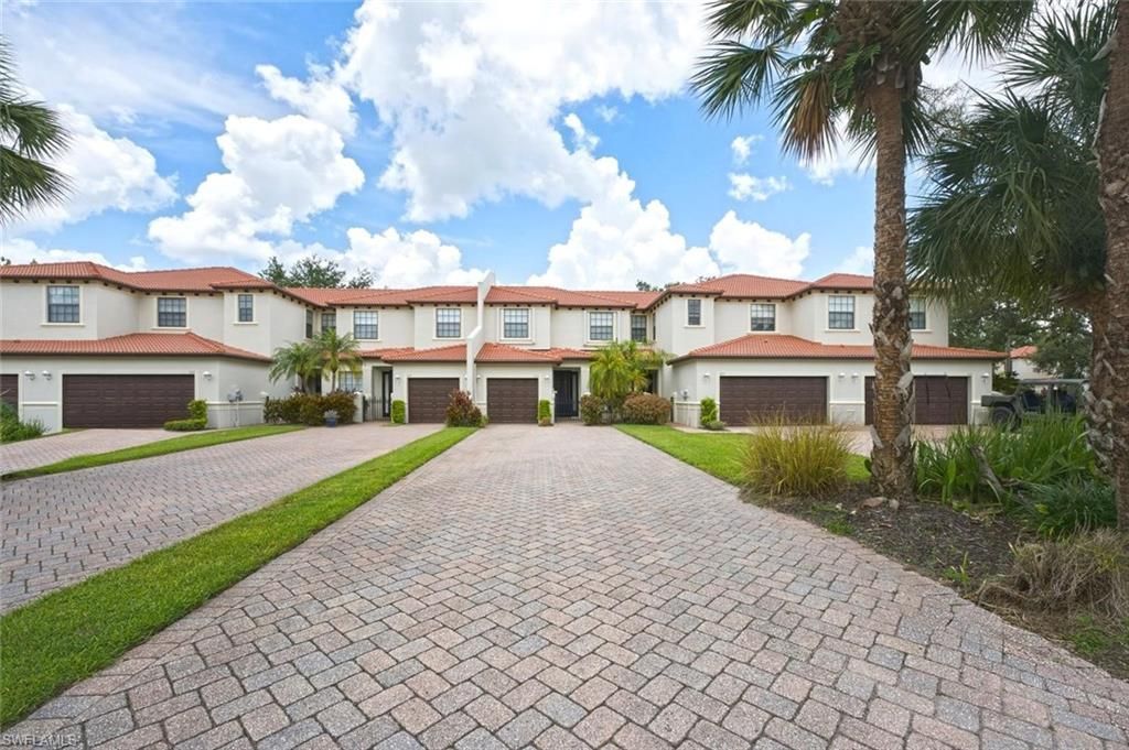 7631 Bristol Cir, Naples, FL 34120 Photo