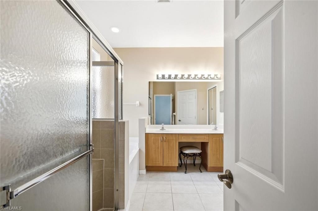 7631 Bristol Cir, Naples, FL 34120 Photo