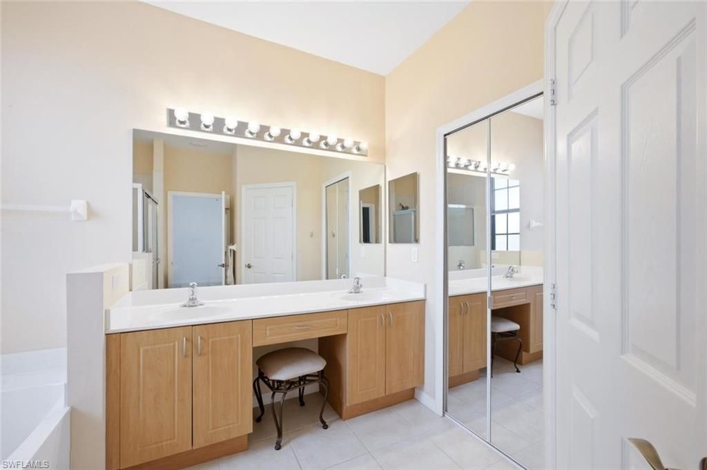 7631 Bristol Cir, Naples, FL 34120 Photo