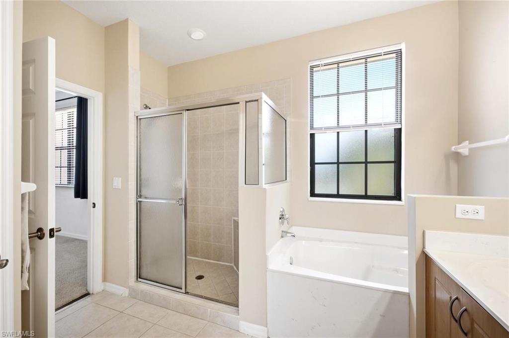 7631 Bristol Cir, Naples, FL 34120 Photo