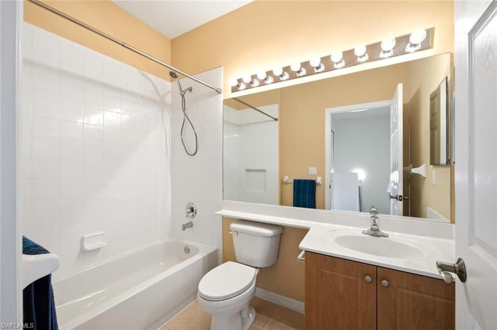7631 Bristol Cir, Naples, FL 34120 Photo
