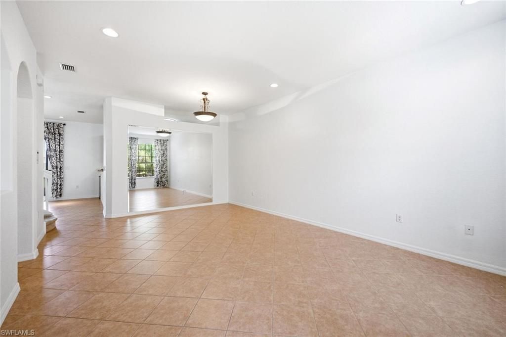 7631 Bristol Cir, Naples, FL 34120 Photo