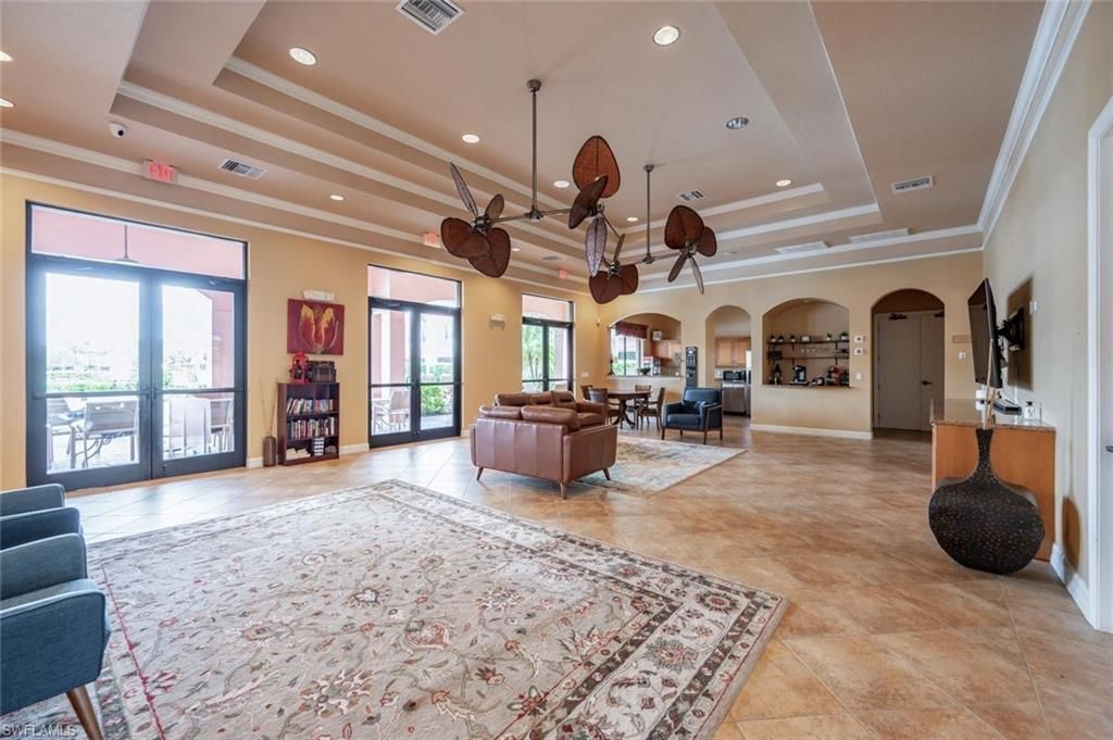 7631 Bristol Cir, Naples, FL 34120 Photo