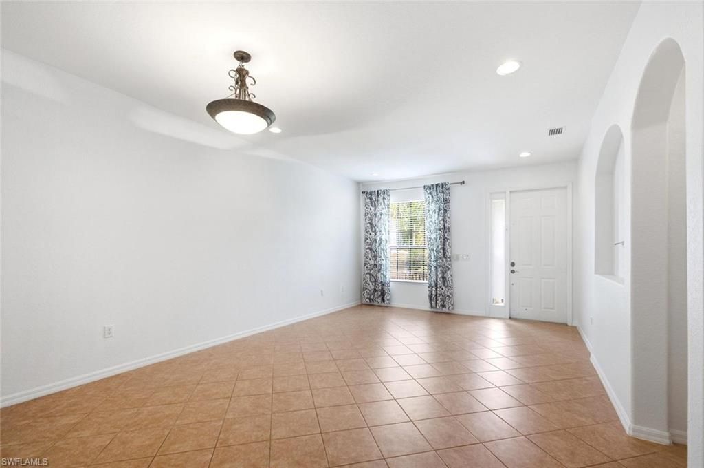7631 Bristol Cir, Naples, FL 34120 Photo
