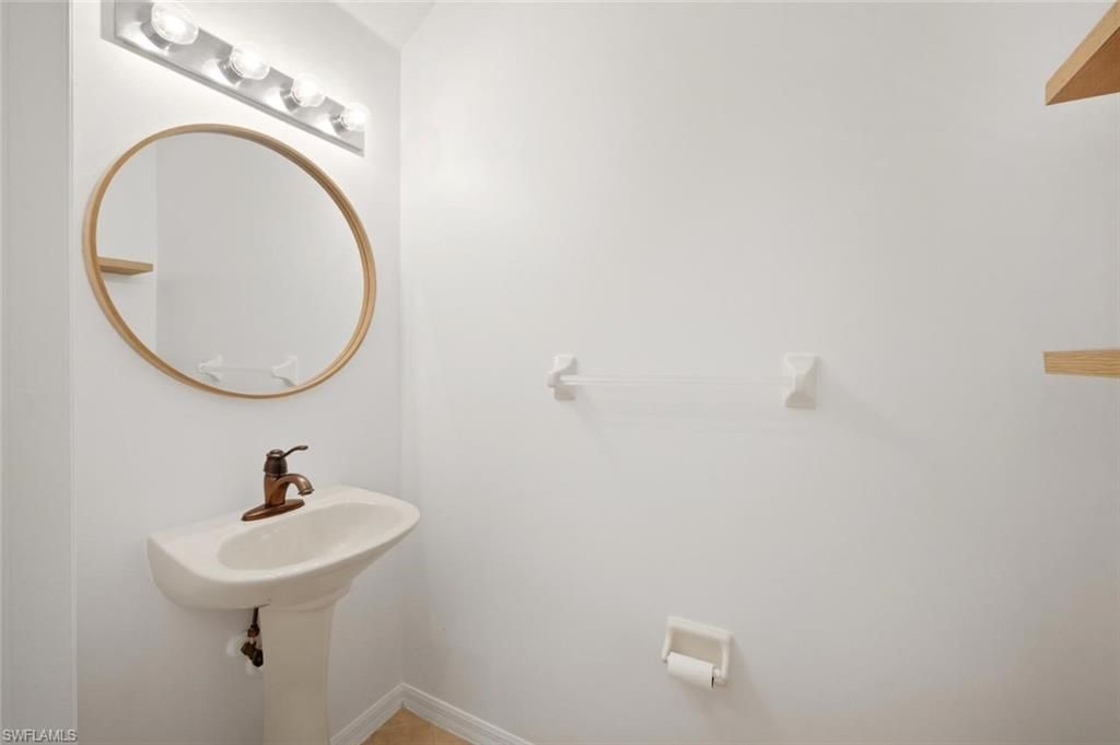 7631 Bristol Cir, Naples, FL 34120 Photo