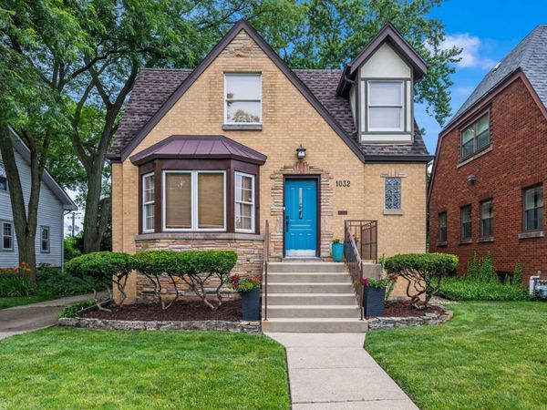 1032 Courtland Avenue , Park Ridge, IL 60068