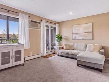 7401 W 101st Street, Unit 320, Bloomington, MN 55438