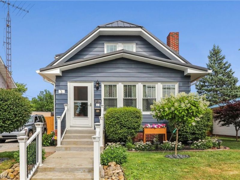 2128 S Freedom Avenue, Alliance, OH 44601 Photo 2