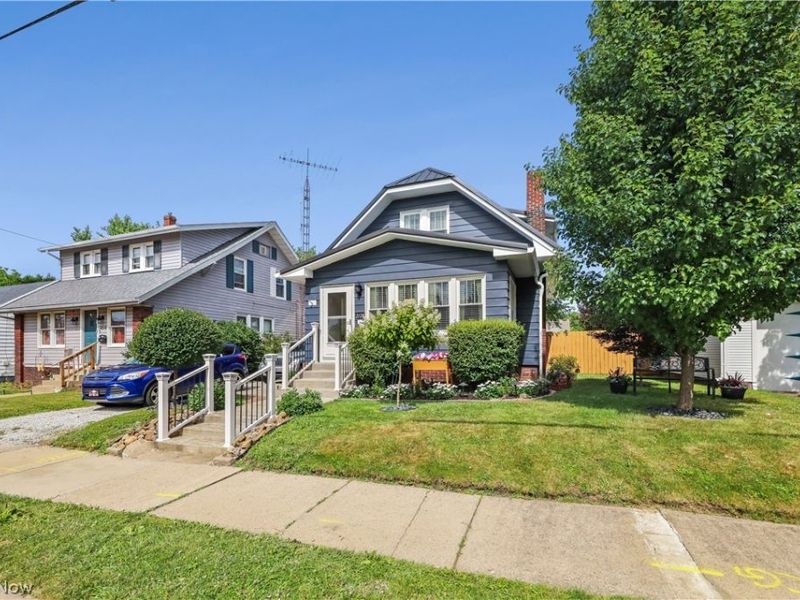 2128 S Freedom Avenue, Alliance, OH 44601 Photo 3