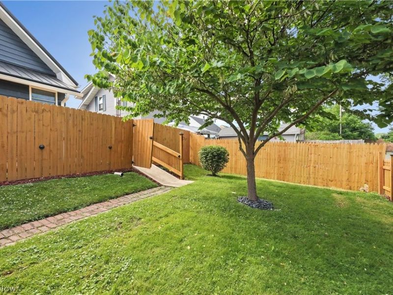 2128 S Freedom Avenue, Alliance, OH 44601 Photo 6