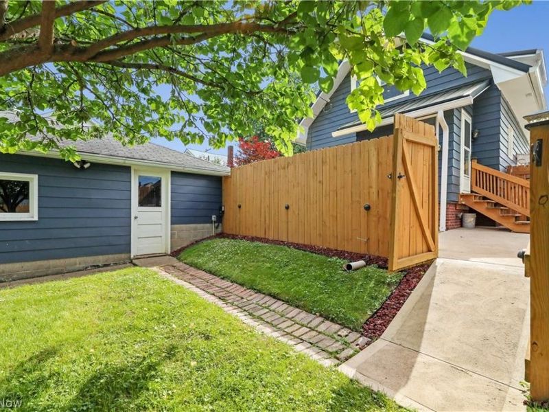 2128 S Freedom Avenue, Alliance, OH 44601 Photo 8