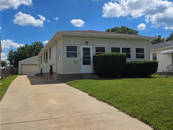 510 W Maplewood Avenue , Struthers, OH 44471