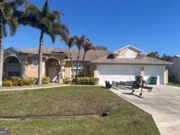 465 SE Inwood Avenue, Port Saint Lucie, FL 34984