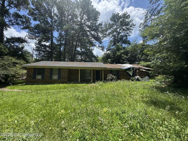 1975 Teakwood Drive, Jackson, MS 39212