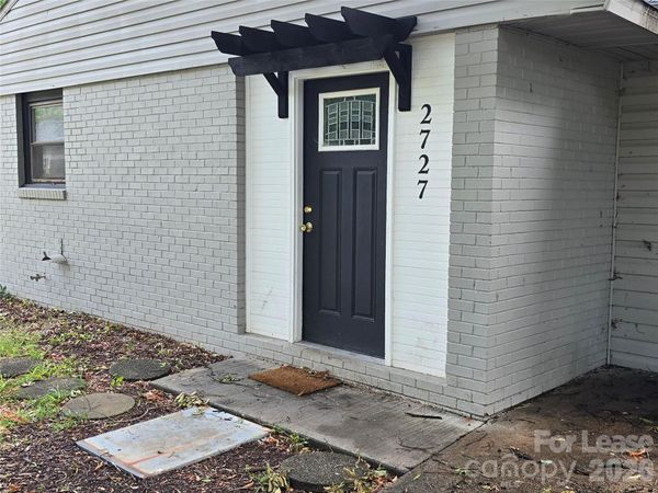 2727 Englehardt Street , Charlotte, NC 28216