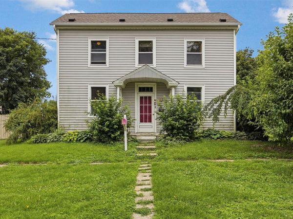 401 E 4th Street, Tipton, IA 52772