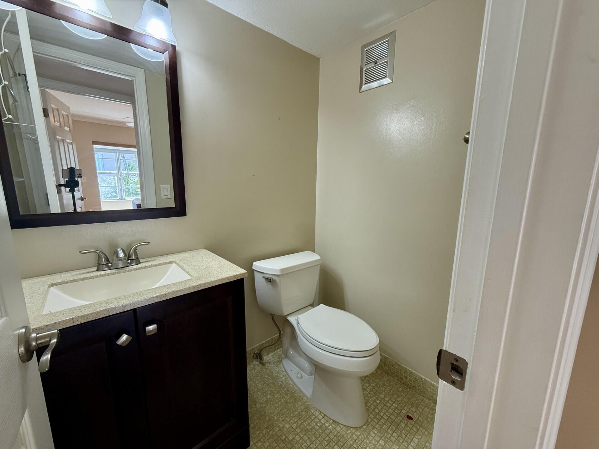 73 Hastings E, West Palm Beach, FL 33417 Photo