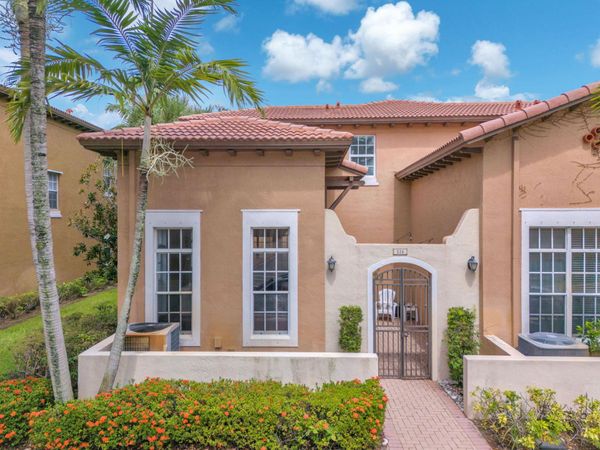 516 SW 147th Terrace, Unit 4-43, Pembroke Pines, FL 33027