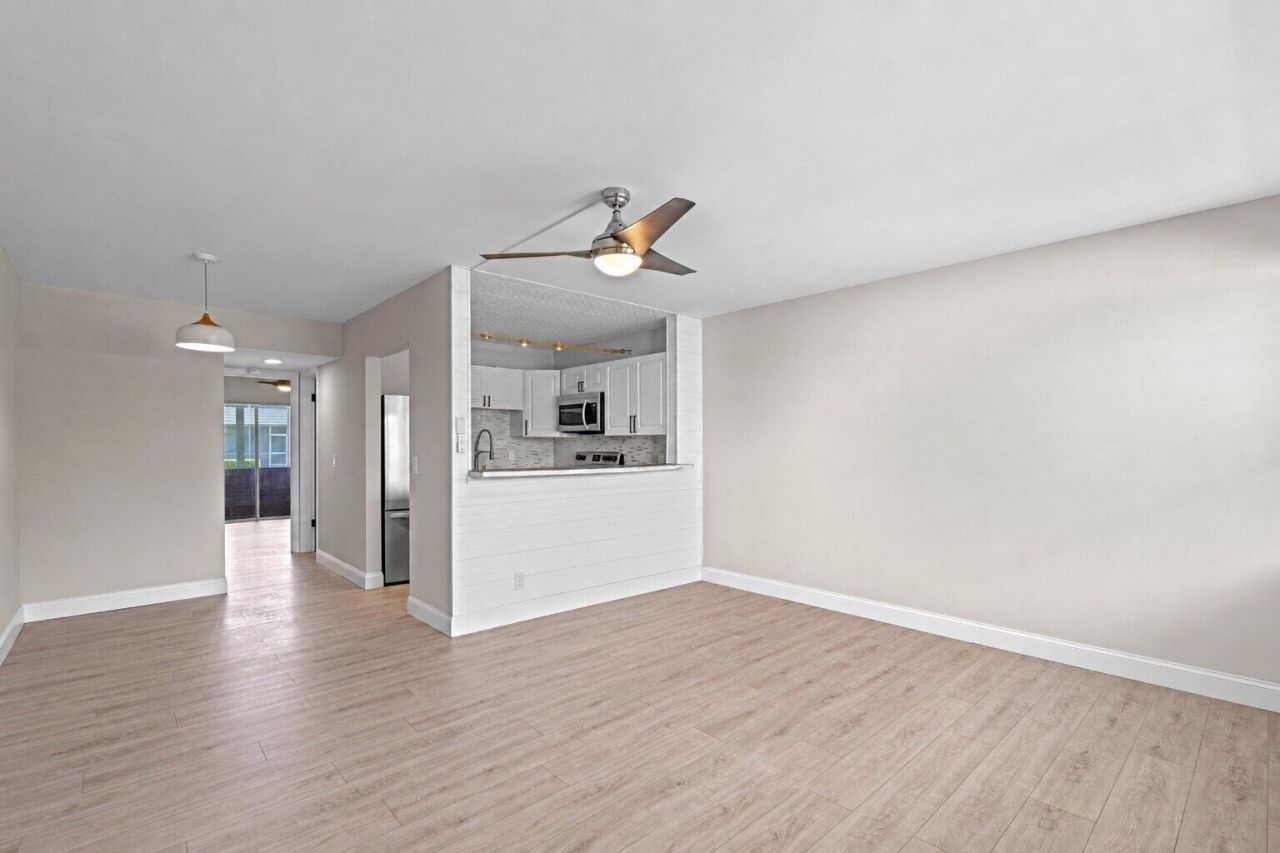 228 Camden J, West Palm Beach, FL 33417 Photo