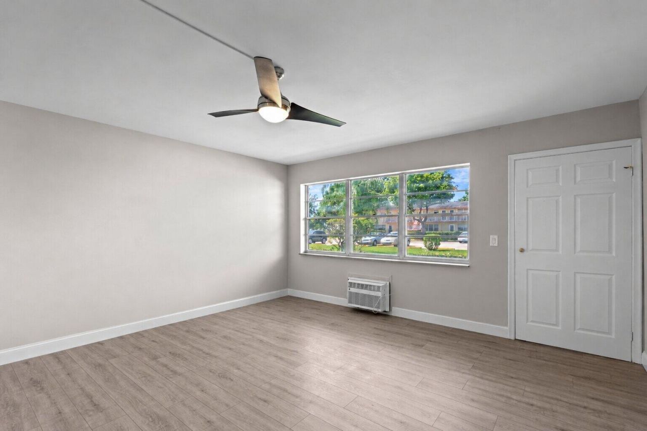228 Camden J, West Palm Beach, FL 33417 Photo
