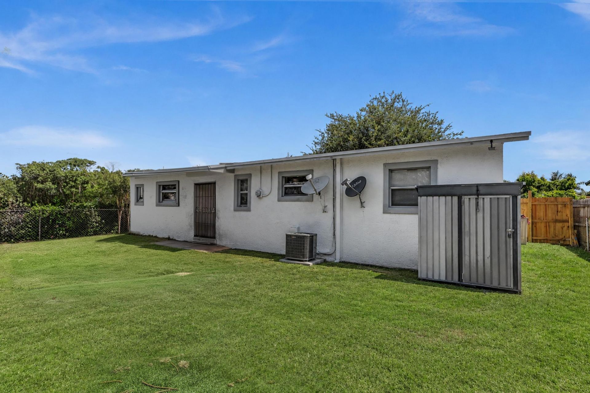 2743 NW 2nd Street, Boynton Beach, FL 33435 Photo