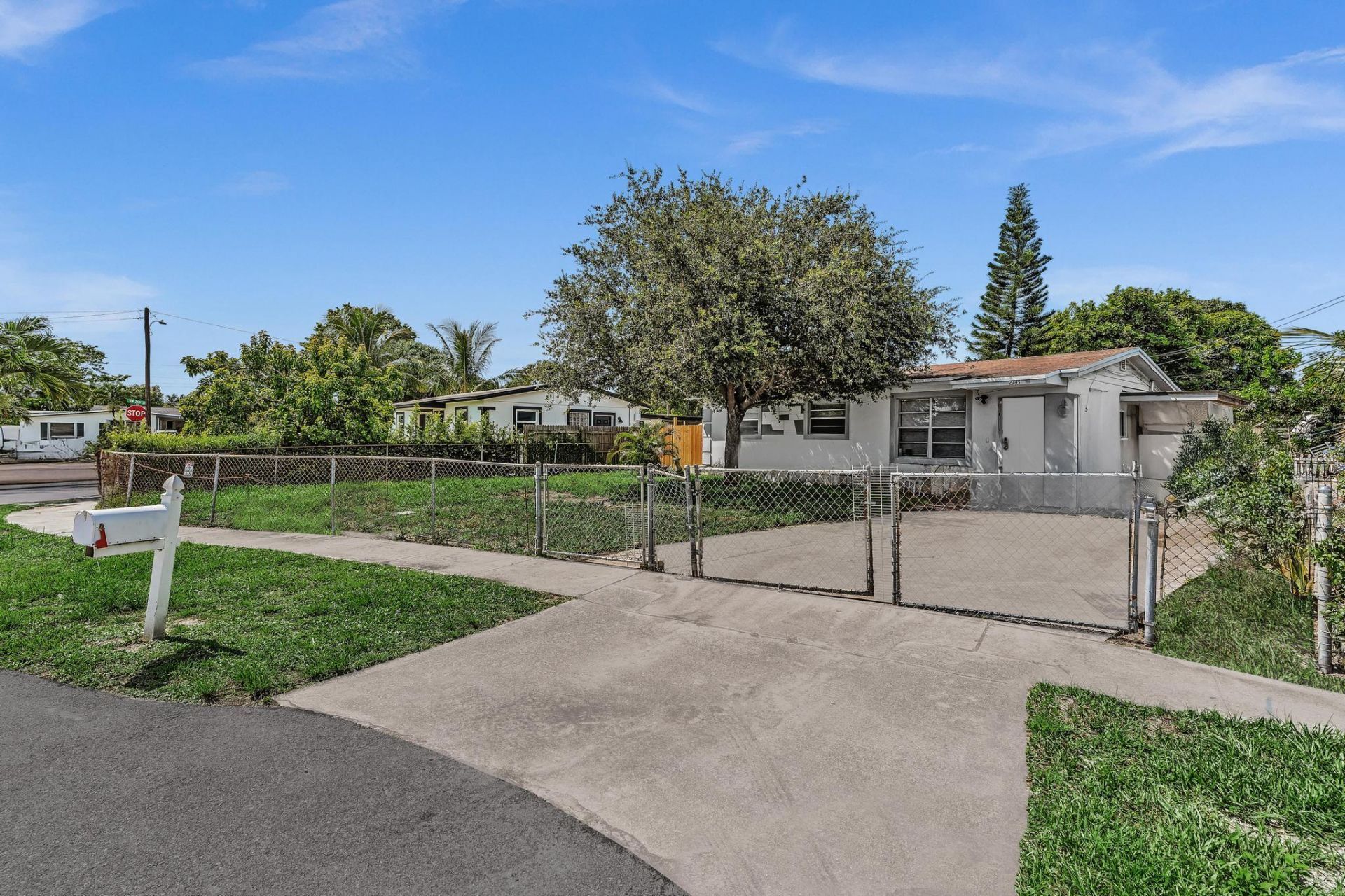 2743 NW 2nd Street, Boynton Beach, FL 33435 Photo